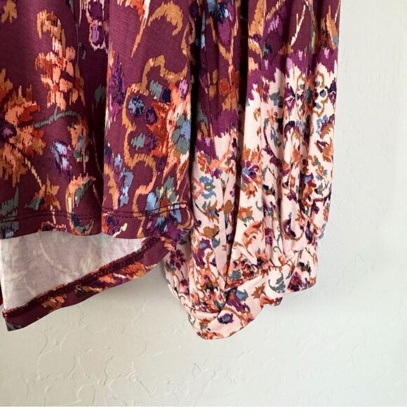 NEW Democracy Blouson Sleeve Ruffle Shoulder V-Neck Print Knit Top Size M - Picture 8 of 9